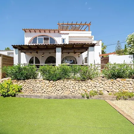 Casa Helena Moraira * Fanadix